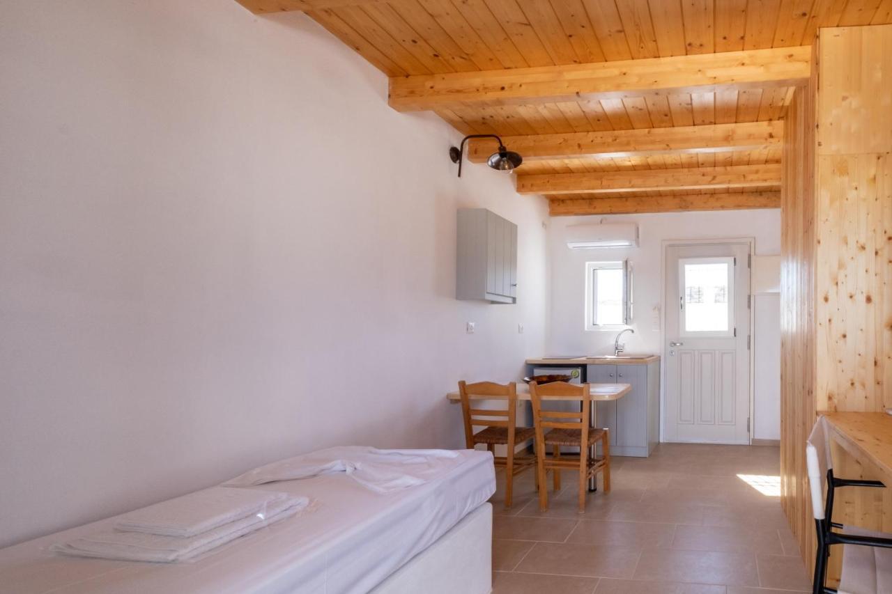 Lorenzo Studios&Suites Paros Naousa  Exterior foto
